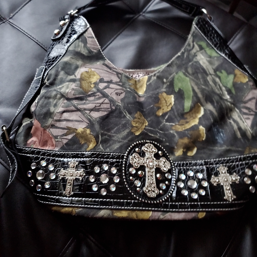 Camo purse with sequin crosses